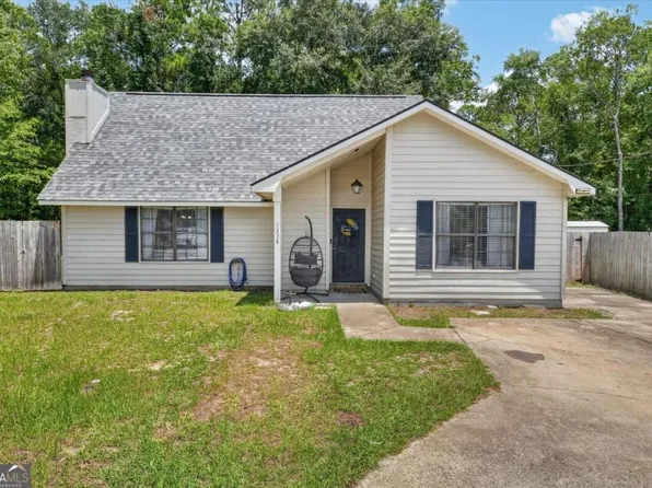 1334 Forest Lake Dr, Hinesville, GA 31313