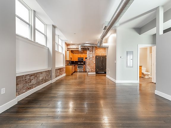 4th image of 14 E Washington St Unit 4D