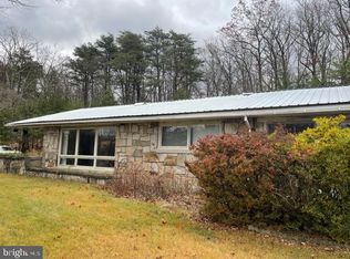 218 Vernon St, Berkeley Springs, WV 25411