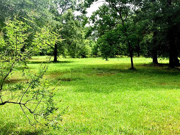2nd image of 371 Country Wood Dr