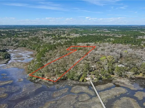 1510 Woodville Rd SE, Darien, GA 31305