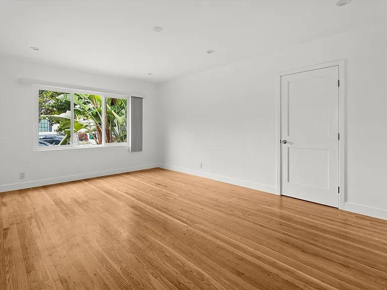 12035 Clover Ave — Photo 3