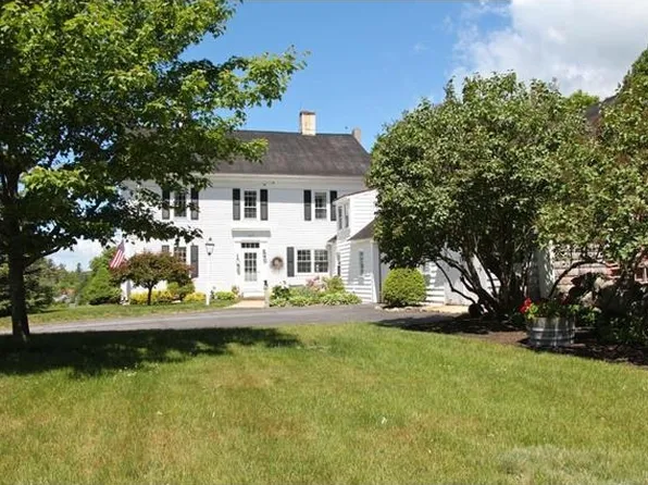 369 Middle Road, Tuftonboro, NH 03816