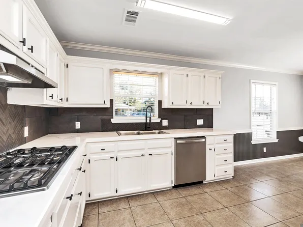 956 Bohne Rd, Port Allen, LA 70767