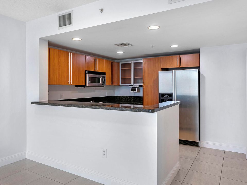 1st image of 610 Clematis St APT 418