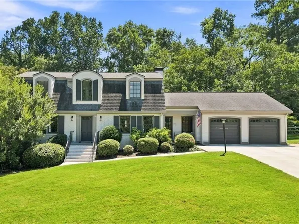 241 Angla Dr SE, Smyrna, GA 30082