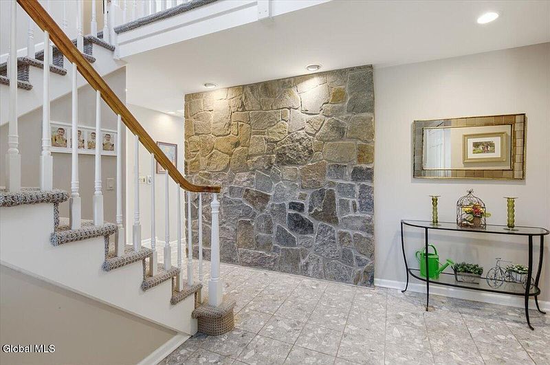 4th image of 136 Brandon Terrace