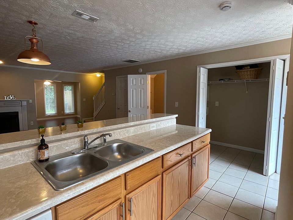 2nd image of 2962 Stone Crest Ln