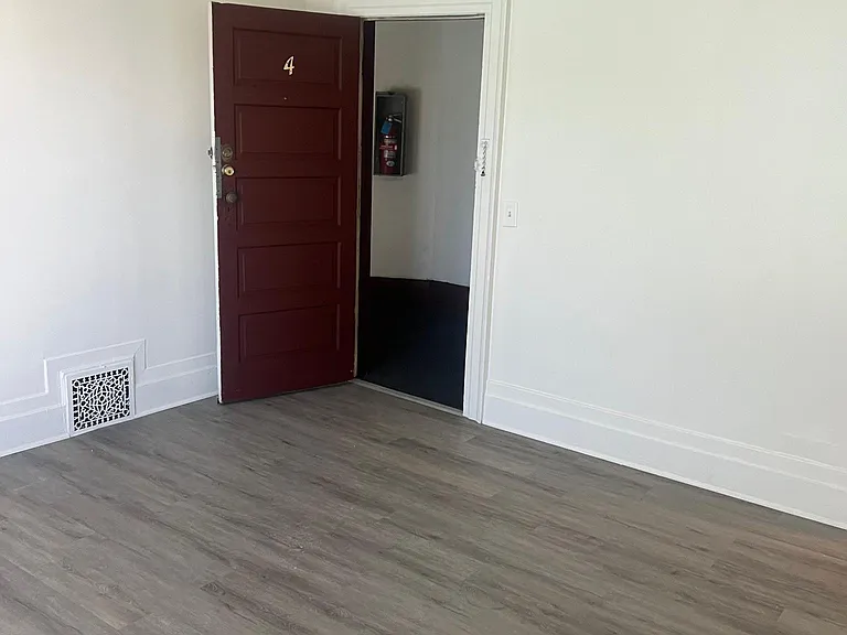 2111 S Union Ave #4 — Photo 31