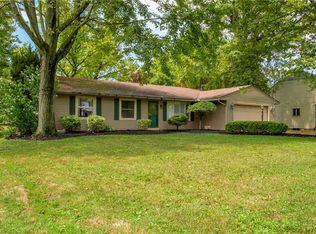 340 Buckeye Dr, Sheffield Lake, OH 44054