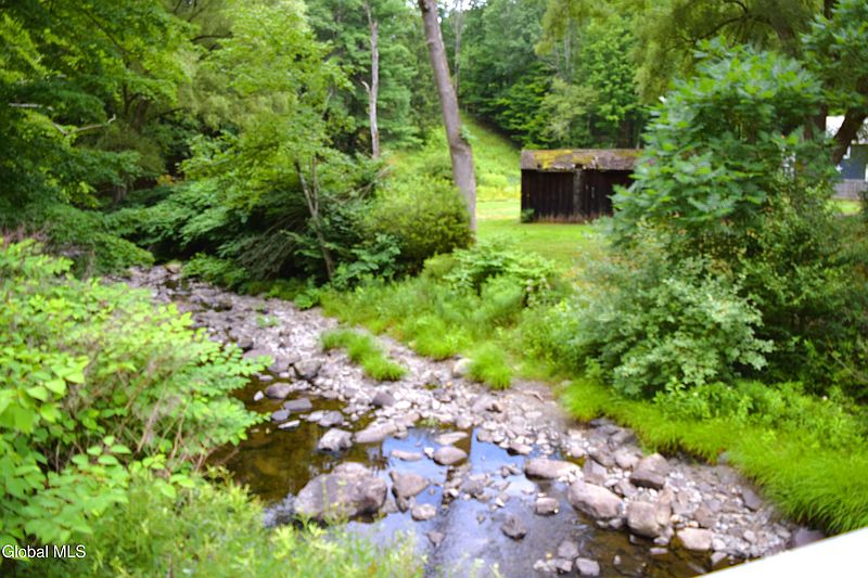 4th image of 25 Dunham Hollow Road