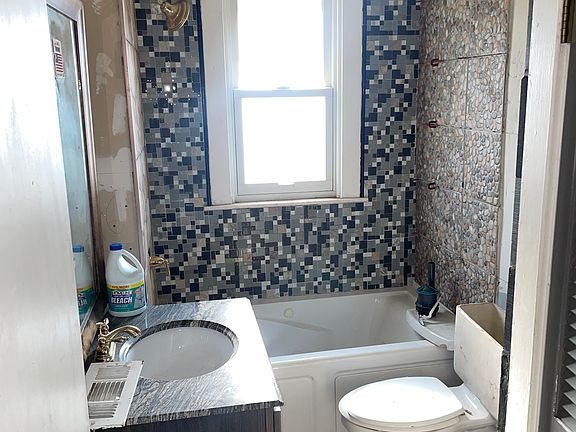 4th image of 5446 Hodiamont Ave