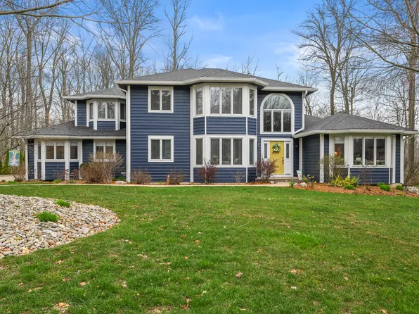 203 Lakeshore Dr, Batesville, IN 47006