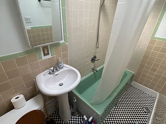 5th image of 405 Sterling Pl Floor 4