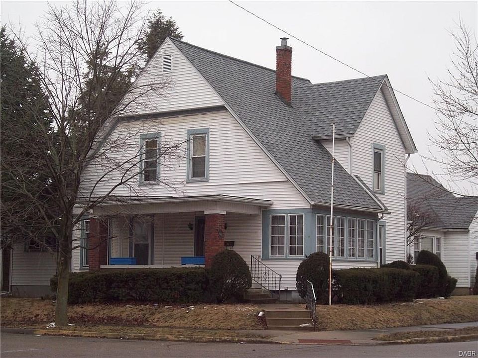 1st image of 901 W Ash St