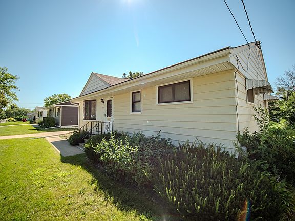 4th image of 1805 5th Ave NW