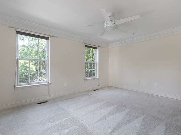 4th image of 306 Park Ave #1