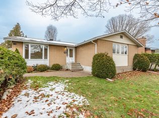 71 Viewmount Dr, Ottawa, ON K2G3B9