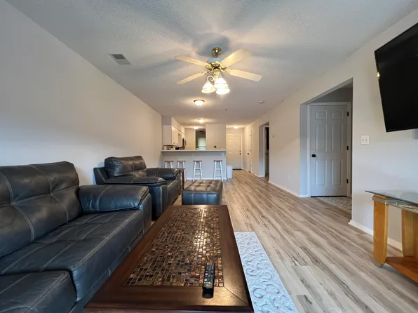 2529 State Hwy 176 #C2, Rockaway Beach, MO 65740