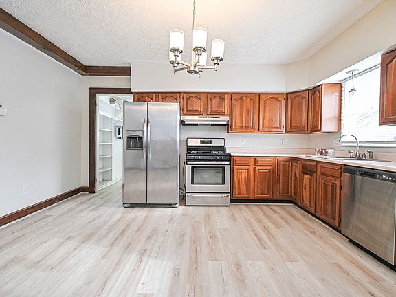 4th image of 4110 Eileen Dr