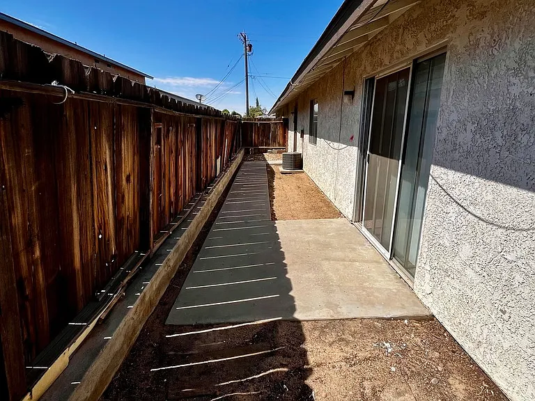 13890 Juniper St — Photo 15