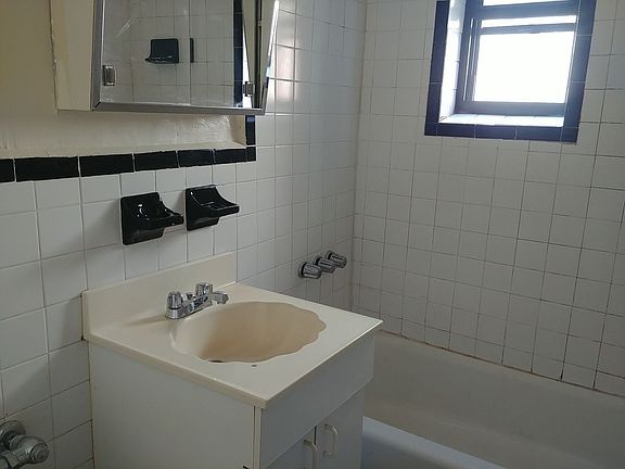 3rd image of 4130 43rd St APT D3