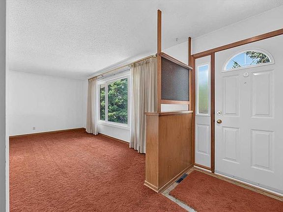 3rd image of 5048 W Vanstone Cres NW