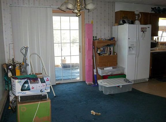4th image of 1230 Meadowlark Dr