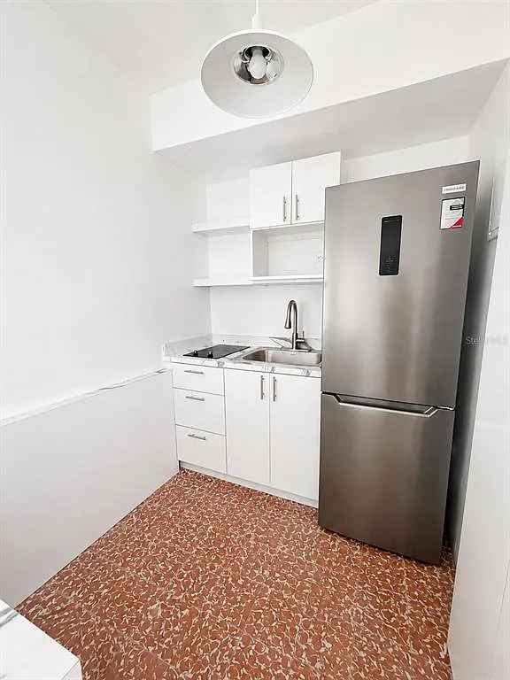 1 bed, 1.0 bath, 750 sqft, $950 — Photo 2