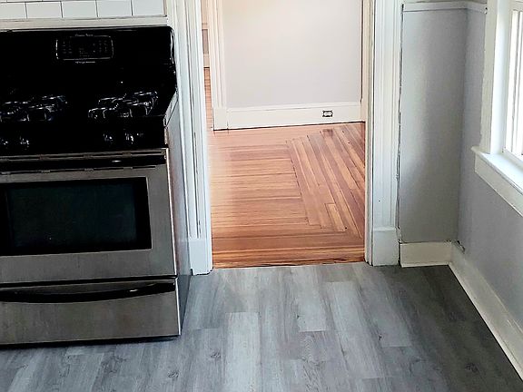 3rd image of 416 Wilson St #2FLD