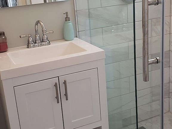 5th image of 4845 N Winchester Ave #1