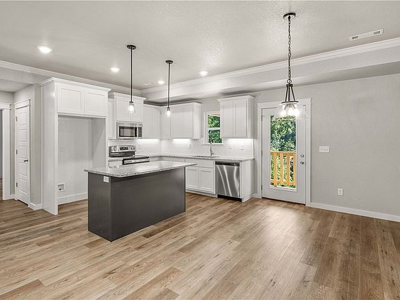 2nd image of 7 Blandford Ln