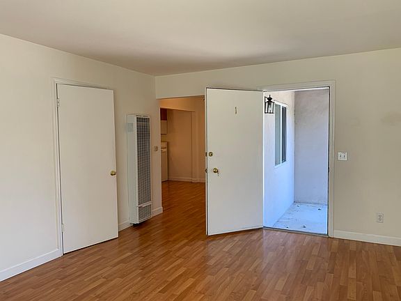 2nd image of 932 University Dr APT 1