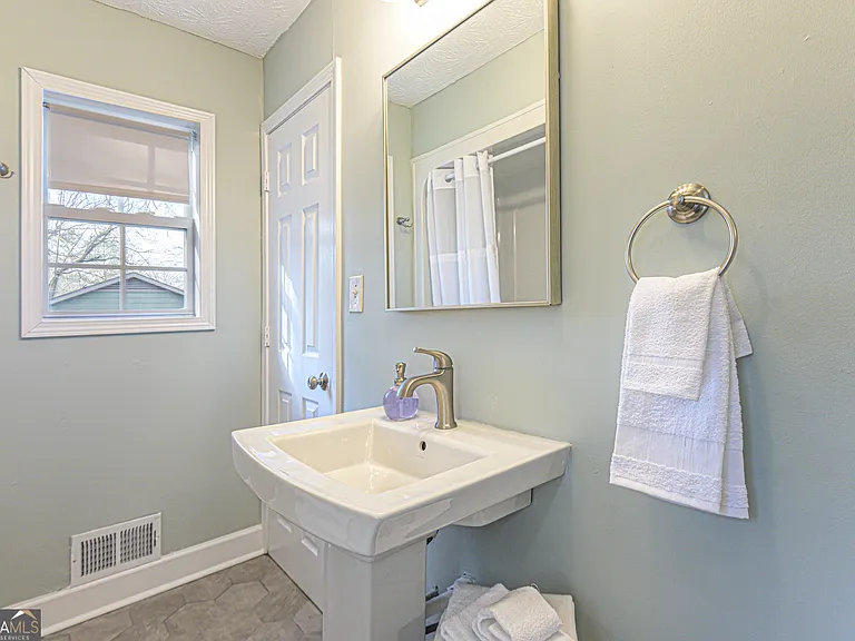 196 Etowah Dr — Photo 24