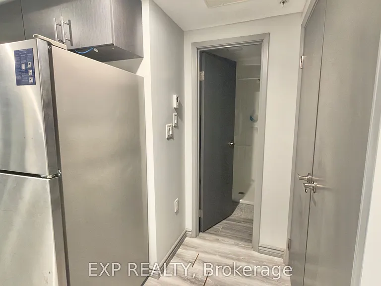 275B Larch St #608 — Photo 4