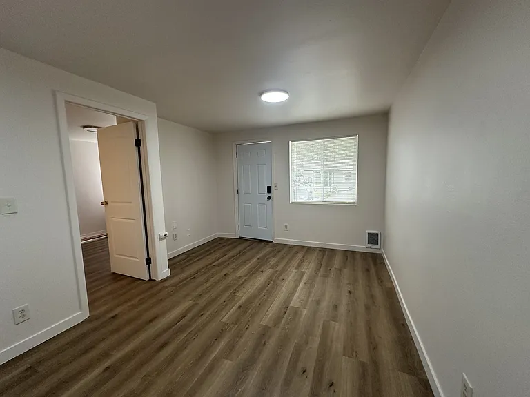 45414 SE North Bend Way #4 — Photo 3