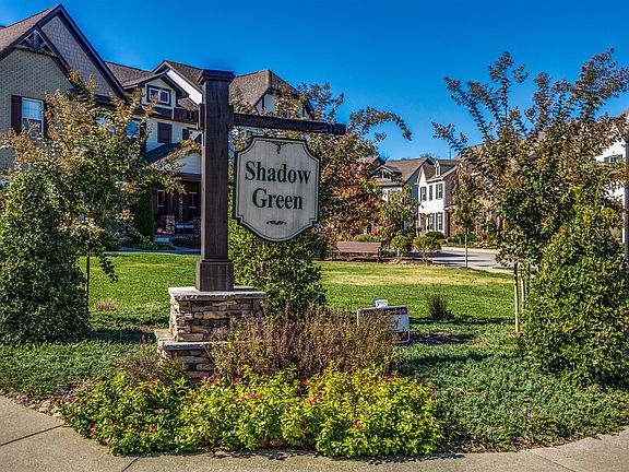 2nd image of 516 Vintage Green Ln