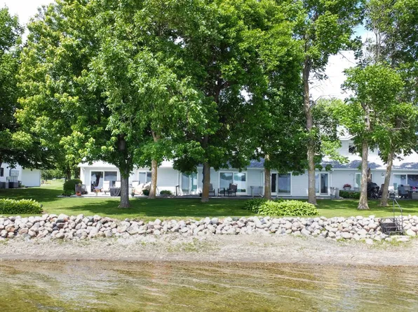 22710 Dunvilla Dr #6, Pelican Rapids, MN 56572