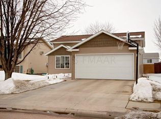 1912 56th Ave S, Fargo, ND 58104