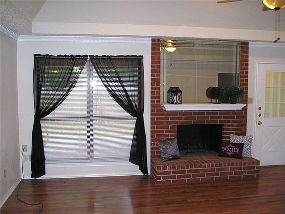 4th image of 504 Baylor Dr