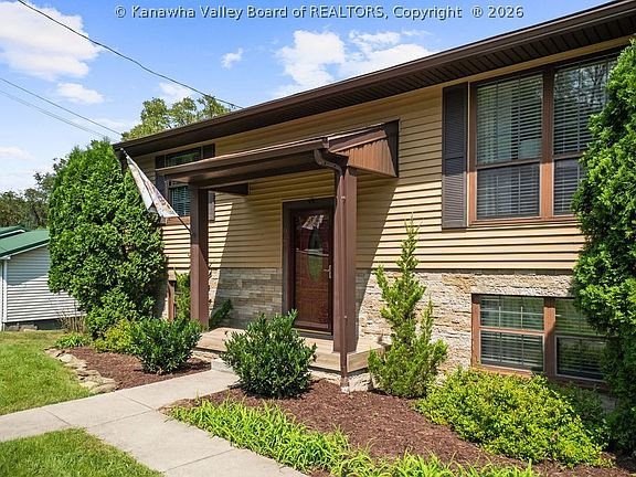 5th image of 106 Phyllis Dr