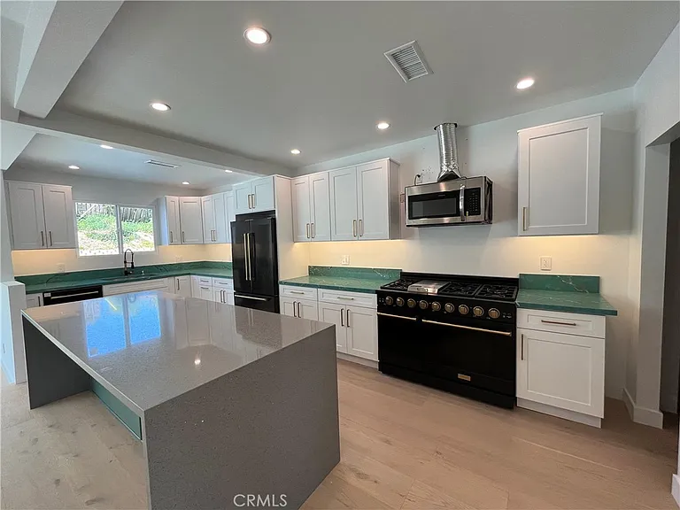 18371 Lahey St — Photo 6
