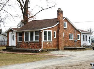 330 Delaware Rd, Whitmore lake, MI 48189