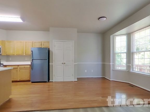 3rd image of 10022 Juniper Dr