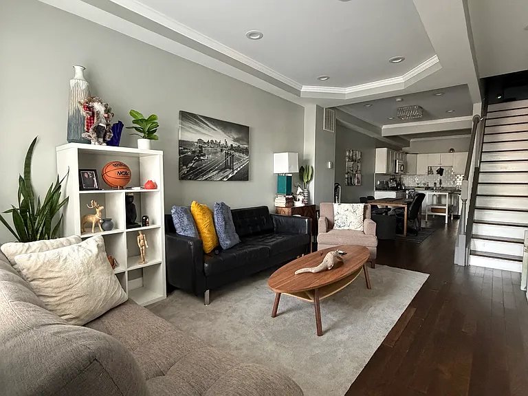 128 N East Ave — Photo 9