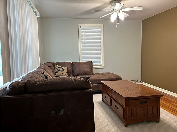 4th image of 4204 Washington Ave