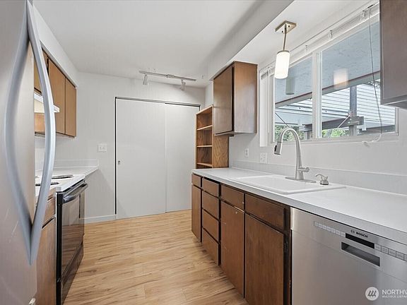 5th image of 8516 196th Street SW #204