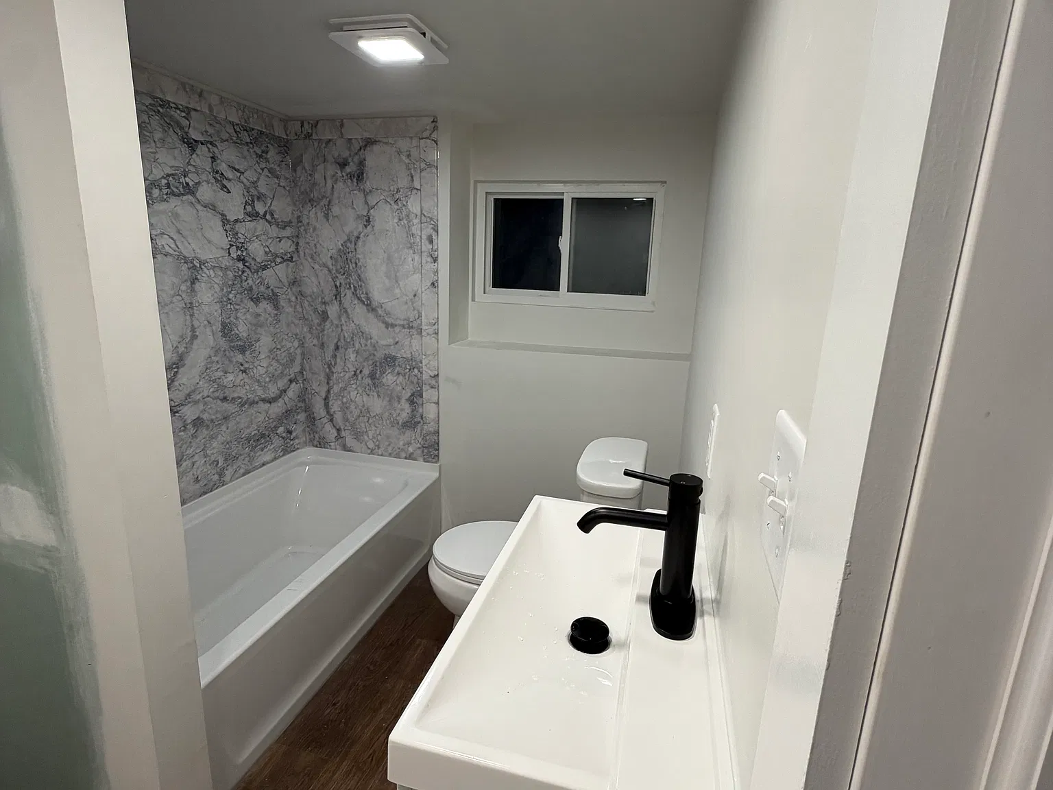 2 bed, 1000 sqft, $1,200 — Photo 2