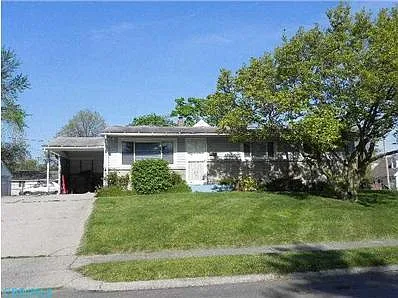 591 Savannah Dr photo 1