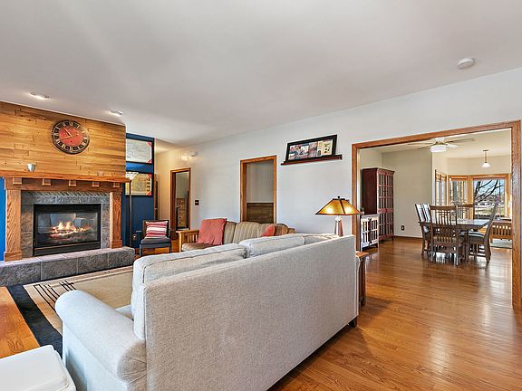 3rd image of 1151 Fox Hollow Ct